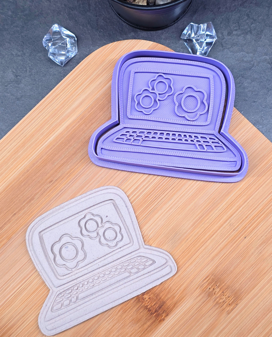 Sausainiu-formele-Nesiojamas-kompiuteris-Laptop.png